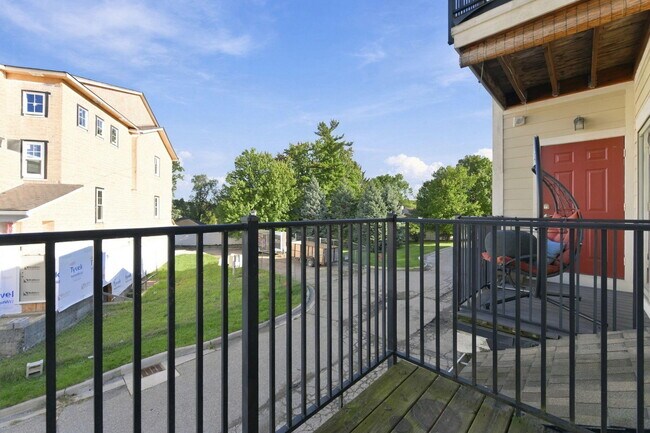 Building Photo - 113 Legato Dr