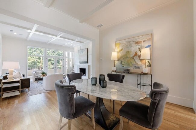 Building Photo - 81 Delmont Dr NE