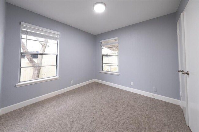 Building Photo - 2406 Glen Springs Way