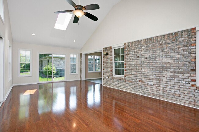 Building Photo - 415 Nevis Dr