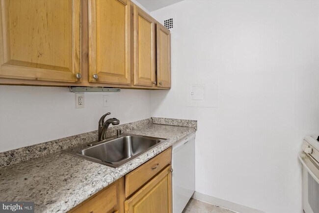 Building Photo - 2030 F St NW