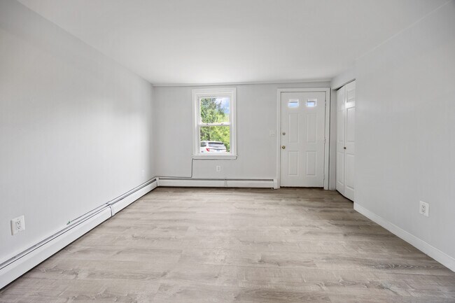 Building Photo - 9 Guiel Pl