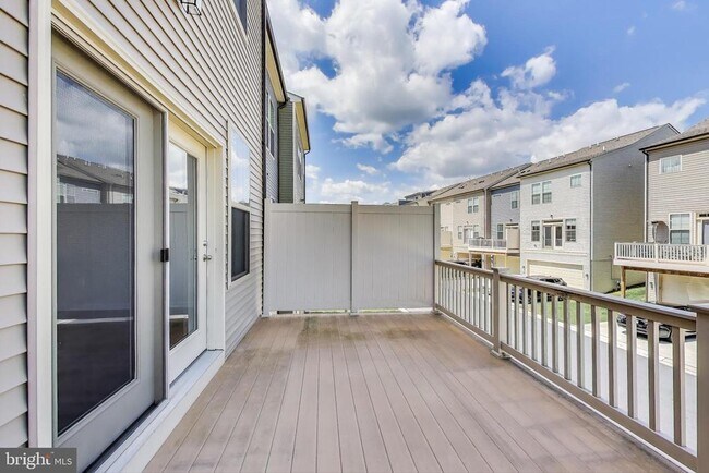 Building Photo - 1821 Jameson Dr