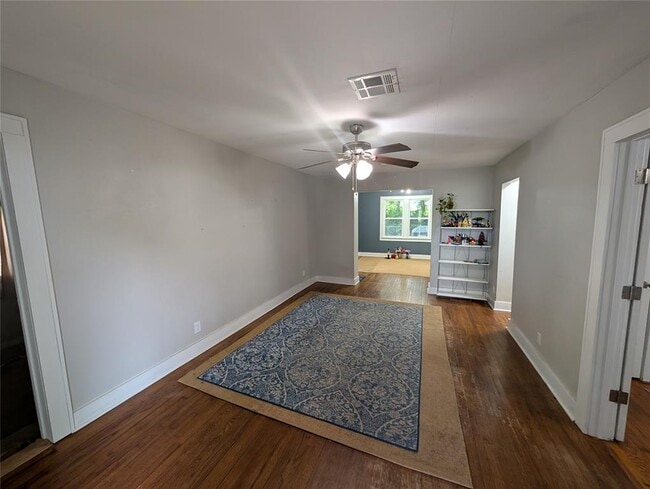Building Photo - 101 Maple Ln