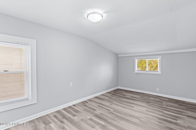 Building Photo - 1124 Sale Ave