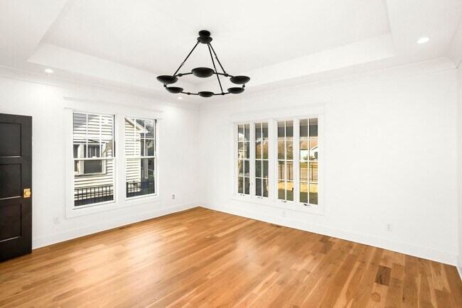 Building Photo - 942 Maxwell Ave