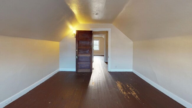 Building Photo - 2305 Rohs St