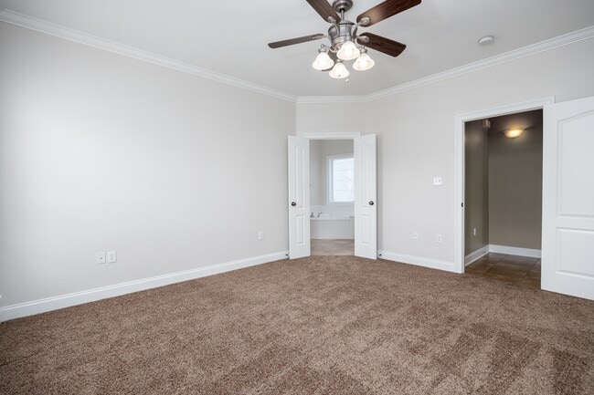 Building Photo - 14450 Lake Meadows Ct
