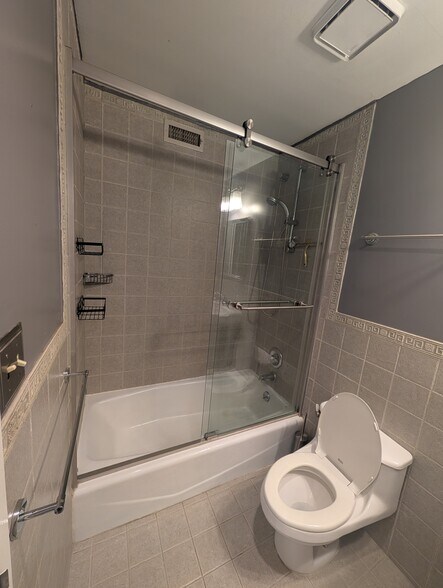 second bathroom - 518 Gregory Ave
