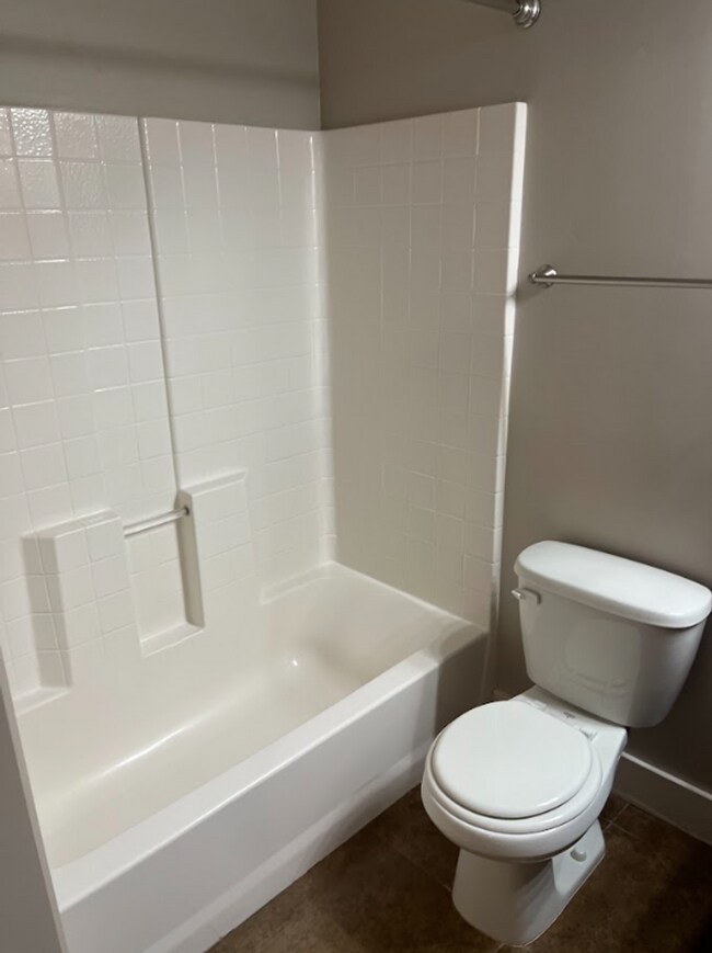 Building Photo - 3 Bedroom/2 Bathroom townhome in South Jordan