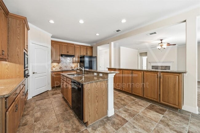 Building Photo - 808 Armstrong Dr