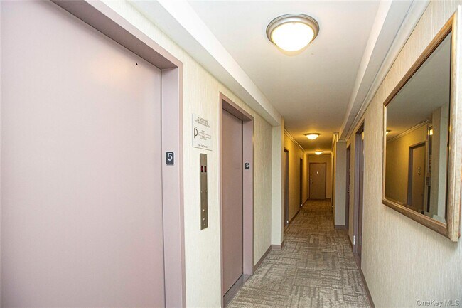 Building Photo - 330 E 49th St