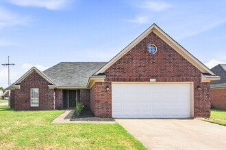 Building Photo - 7722 Pin Cove