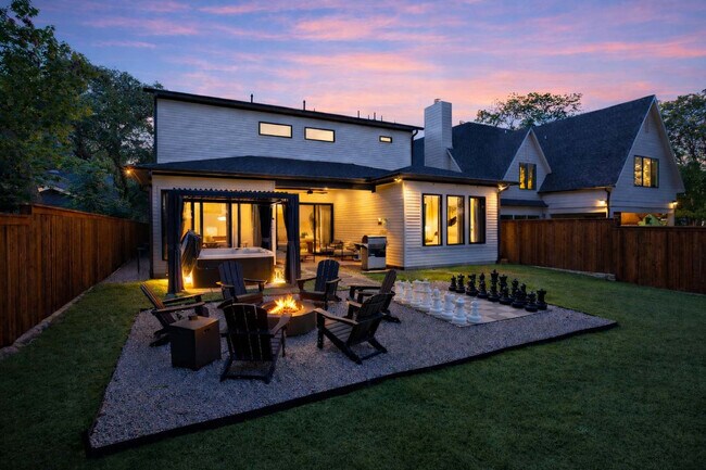 Building Photo - 8922 San Benito Way