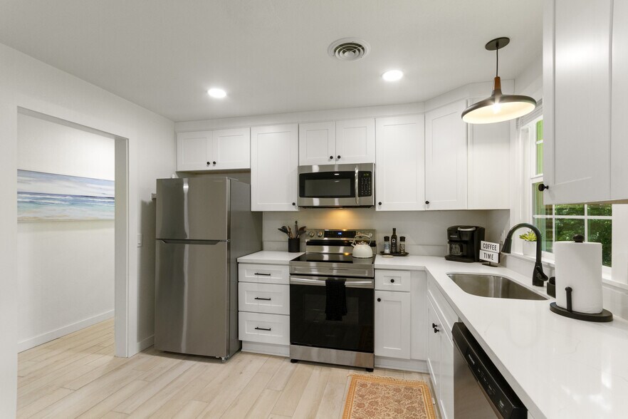 Building Photo - 4300 N 9th Ave