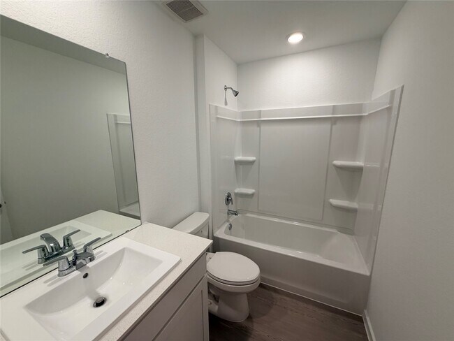 Building Photo - 922 Pertuso Ln