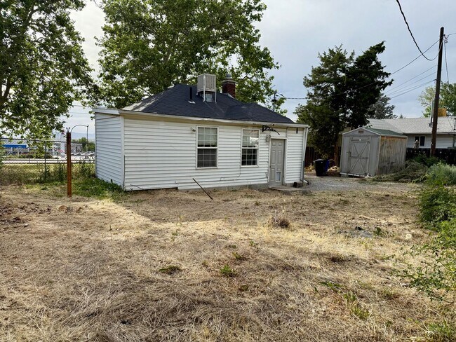 Building Photo - Updated Bountiful Home | 3 Beds, Finished ...