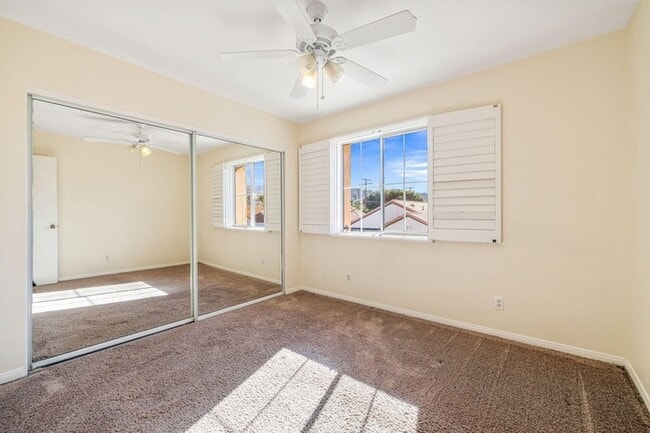 Building Photo - Spacious 4BR Home with Main-Level Primary Suite & No HOA!