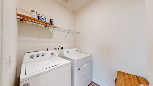 Building Photo - 5814 Lilac Lndg