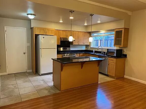 Primary Photo - 4914 Yellowstone Park Dr