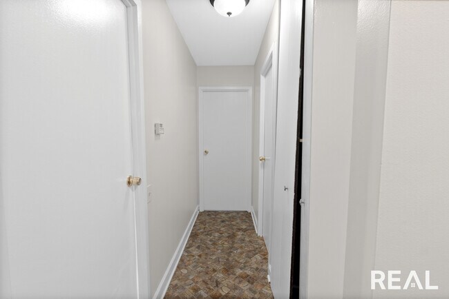 Building Photo - 425 Walnut Creek Rd