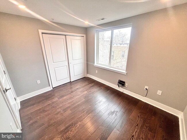 Building Photo - 3255 Ridge Ave