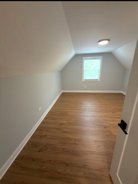 Building Photo - 5738 S Paulina St