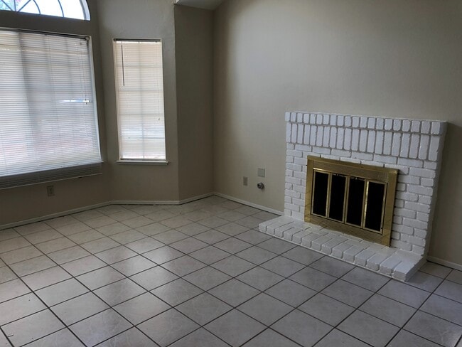 Building Photo - Gorgeous Home in Hercules!