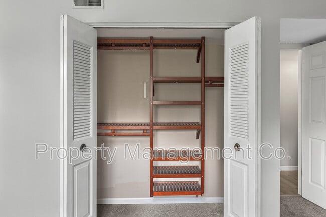 Building Photo - 9159 Wrenwood Ln