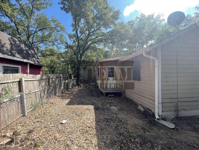 Building Photo - Cute 3 Bed 2 Bath for rent!