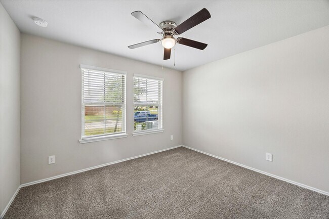 Building Photo - 40463 Gdn Hts Ln
