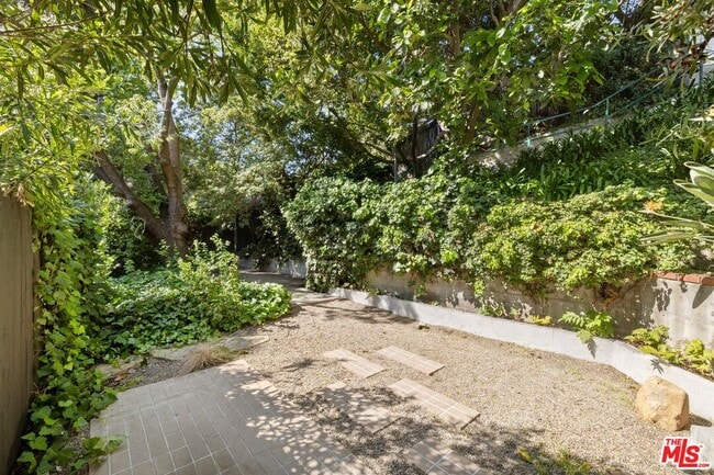 Building Photo - 217 Amalfi Dr