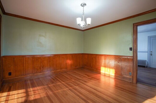 Building Photo - 109 Carver St