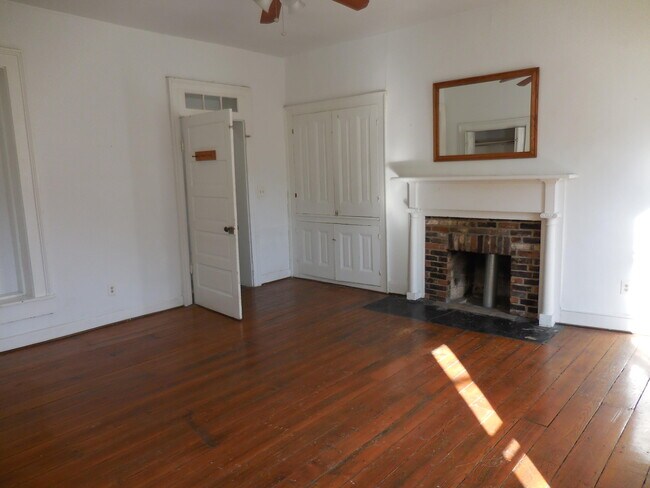 Building Photo - 375 S Upper St