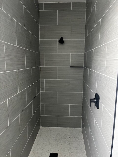 Building Photo - 5517 Ponce De Leon Blvd