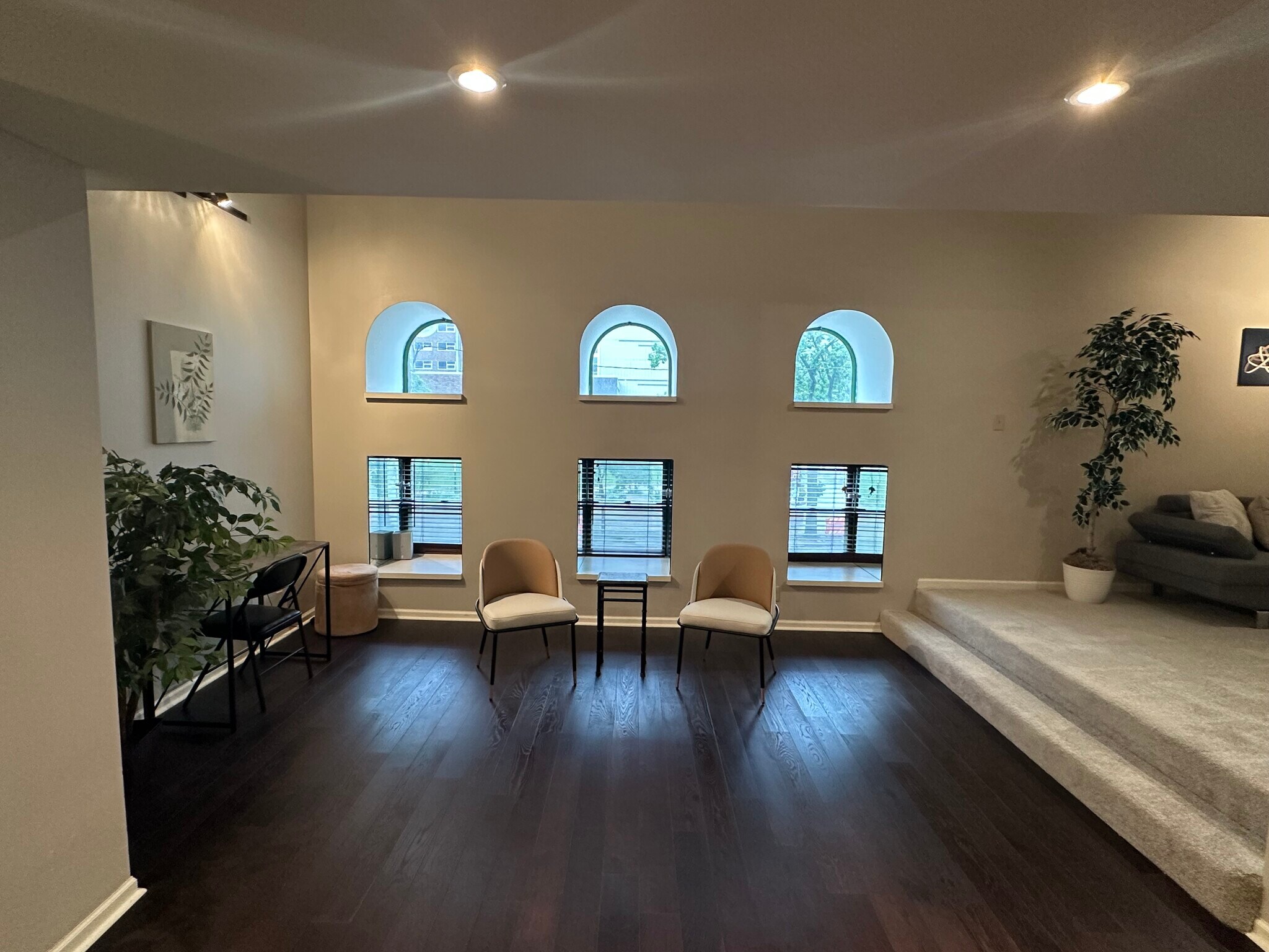 Interior living area - 270 E Highland Ave