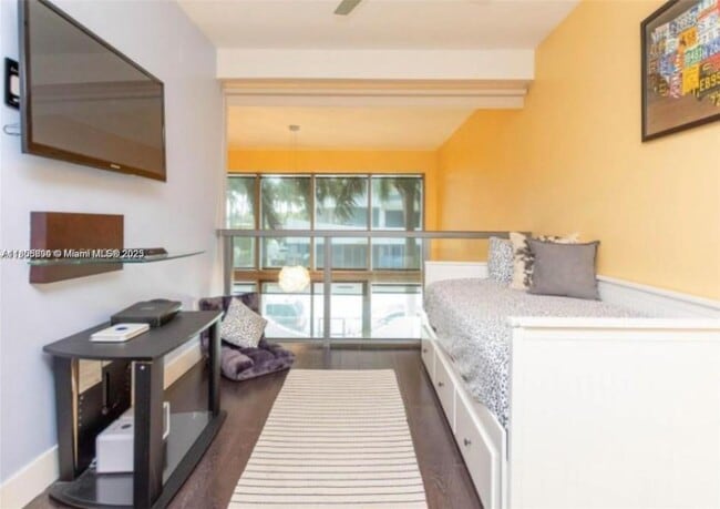 Building Photo - 6000 Collins Ave