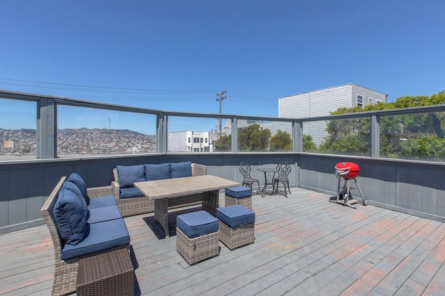 Building Photo - 2BR/2BA Potrero Contemporary View Condo! 2...