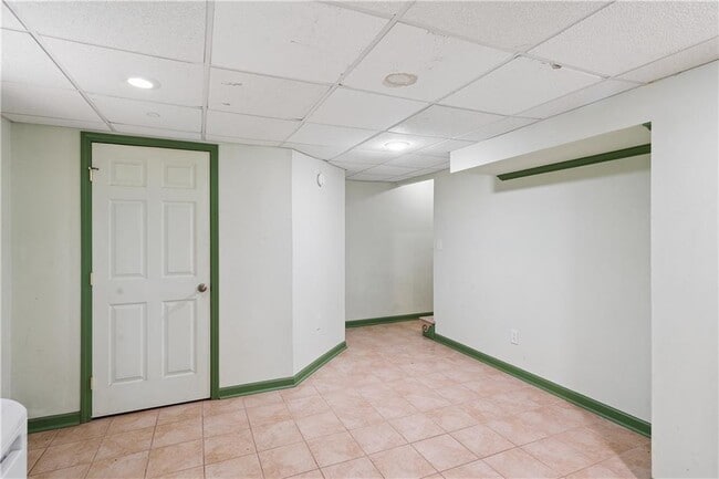 Building Photo - 5200 Laurel Bridge Dr SE
