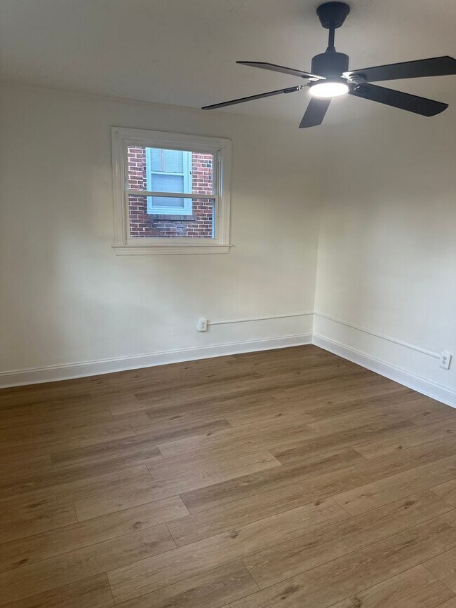 Building Photo - 1913 Minnesota Ave SE