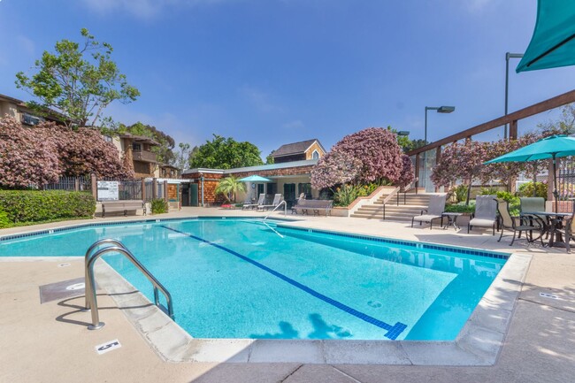 Pool/BBQ Area - 8880 Villa La Jolla Dr