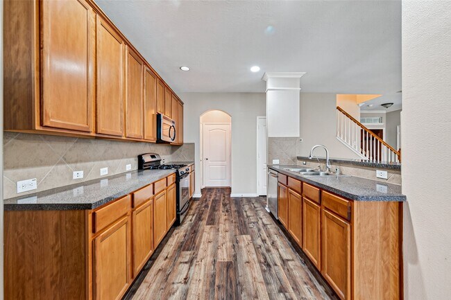 Building Photo - 5403 Canyon Hollow Dr