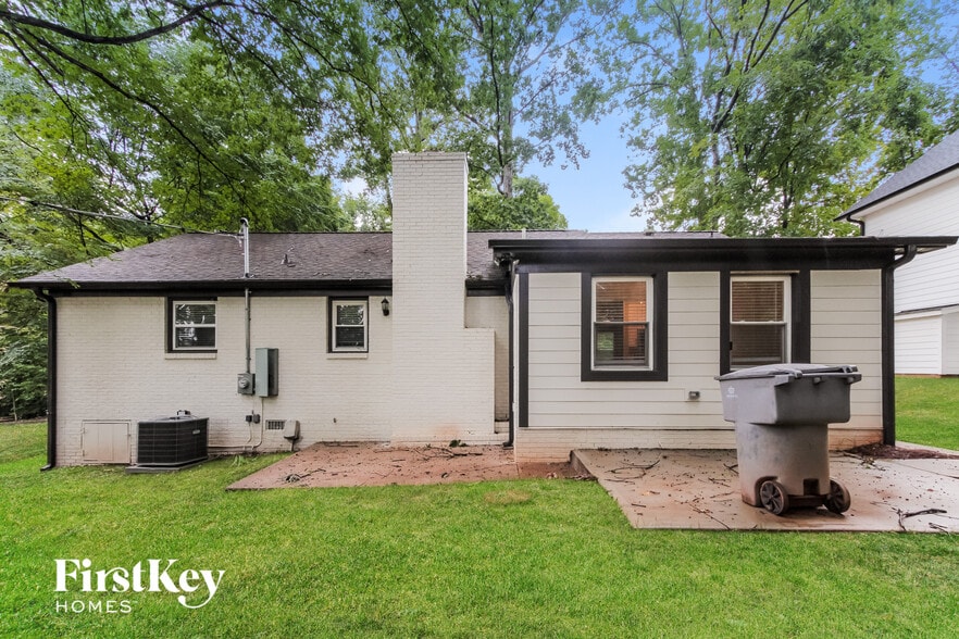 Building Photo - 2432 Kendrick Ave