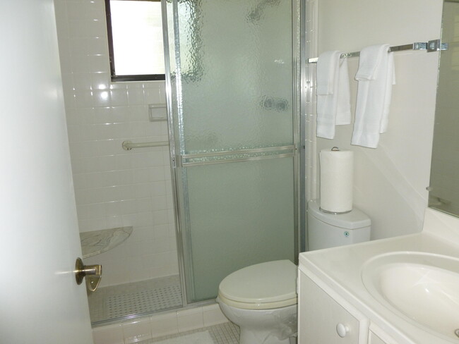 Building Photo - 3 SE Turtle Creek Dr