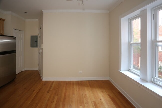 Building Photo - 3213 N Clifton Ave