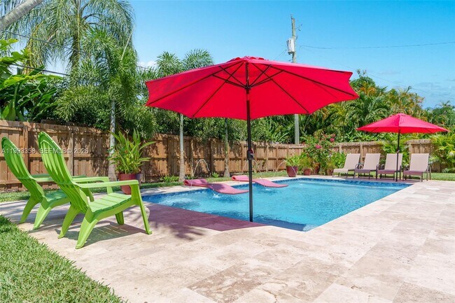 Building Photo - 1639 NE 27th Dr