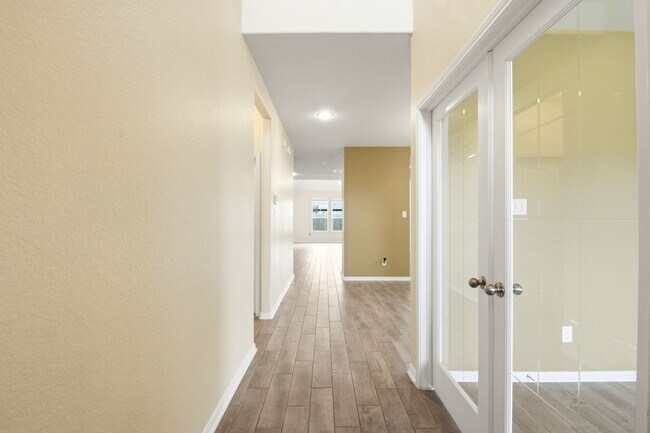 Building Photo - 15127 Monal Trie Dr