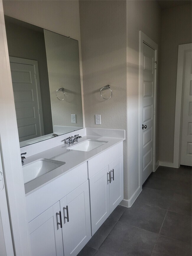 Building Photo - 5611 Madden Ln