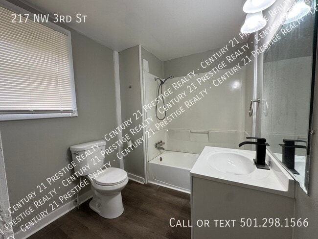 Building Photo - 217 NW 3rd St