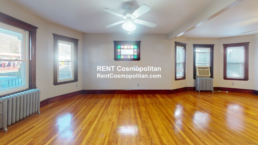 Building Photo - 298 Fellsway W